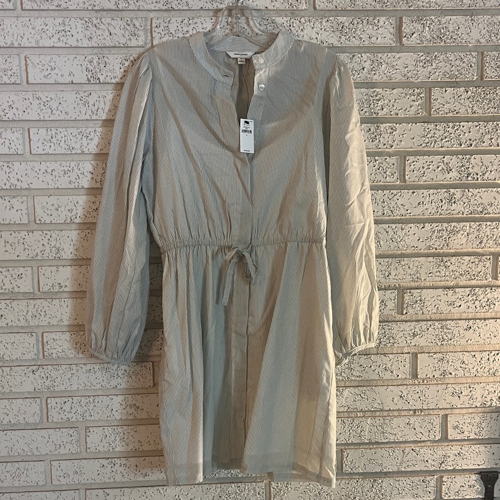 Banana Republic Gray Striped Long Sleeve Dress